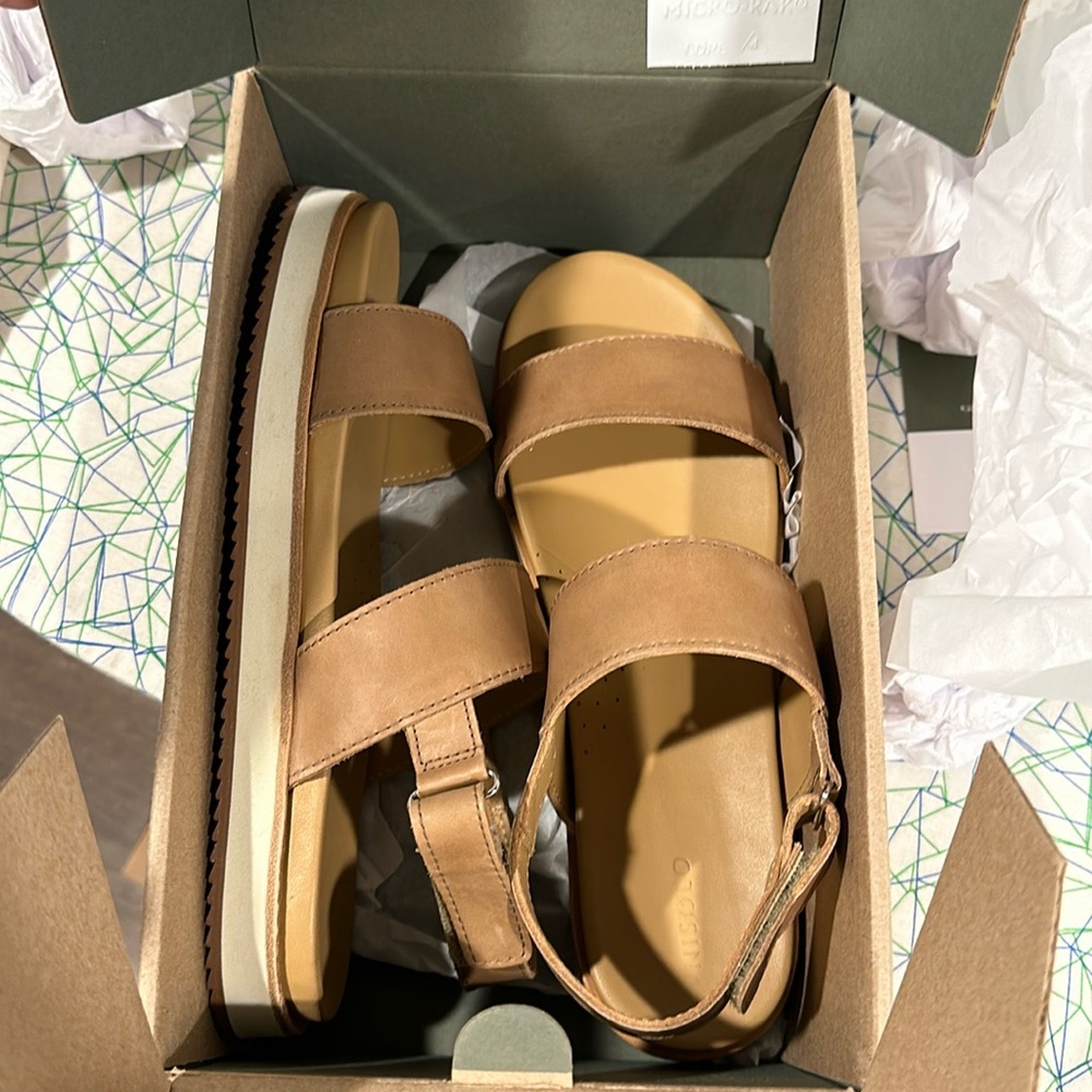 Nisolo Flatform sandal in almond